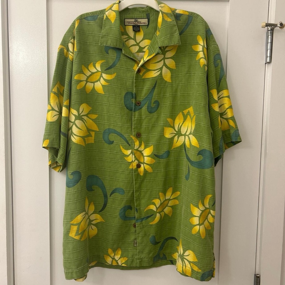 Tommy Bahama Green Yellow Floral silk Hawaiian shirt